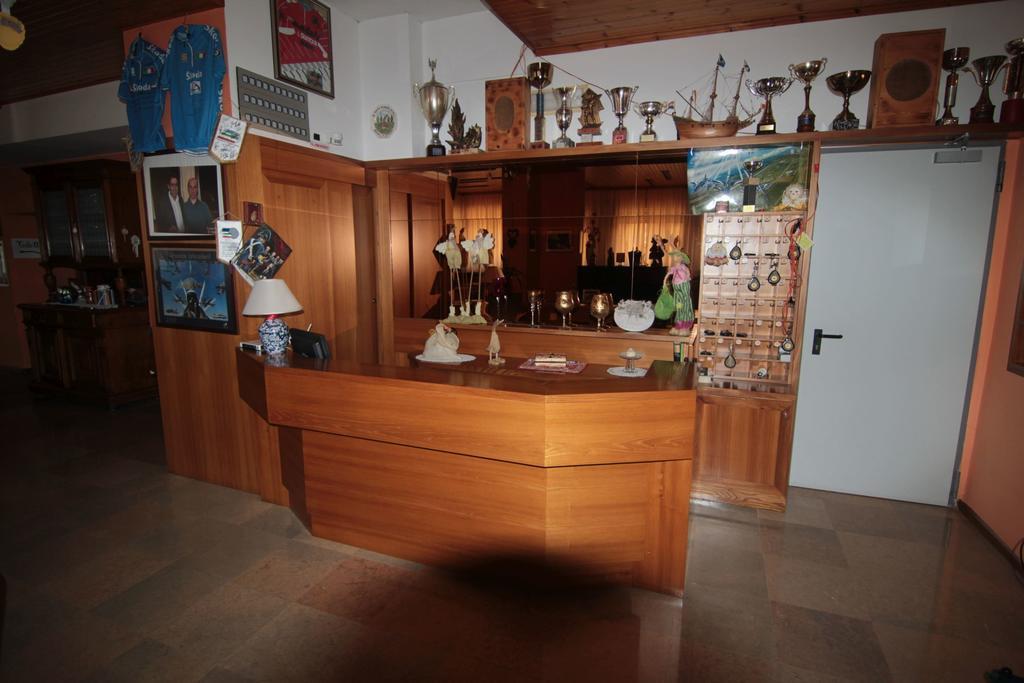 Albergo Trieste Tambre d'Alpago Bagian luar foto