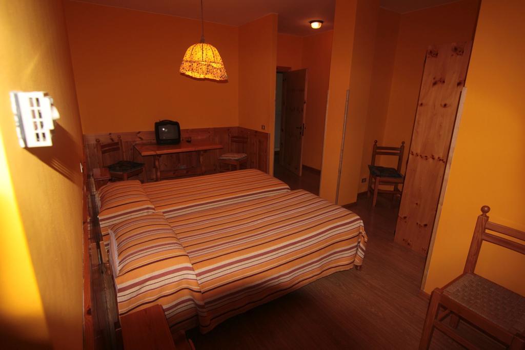 Albergo Trieste Tambre d'Alpago Ruang foto