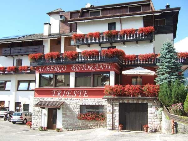 Albergo Trieste Tambre d'Alpago Bagian luar foto
