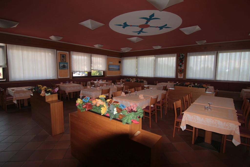Albergo Trieste Tambre d'Alpago Bagian luar foto