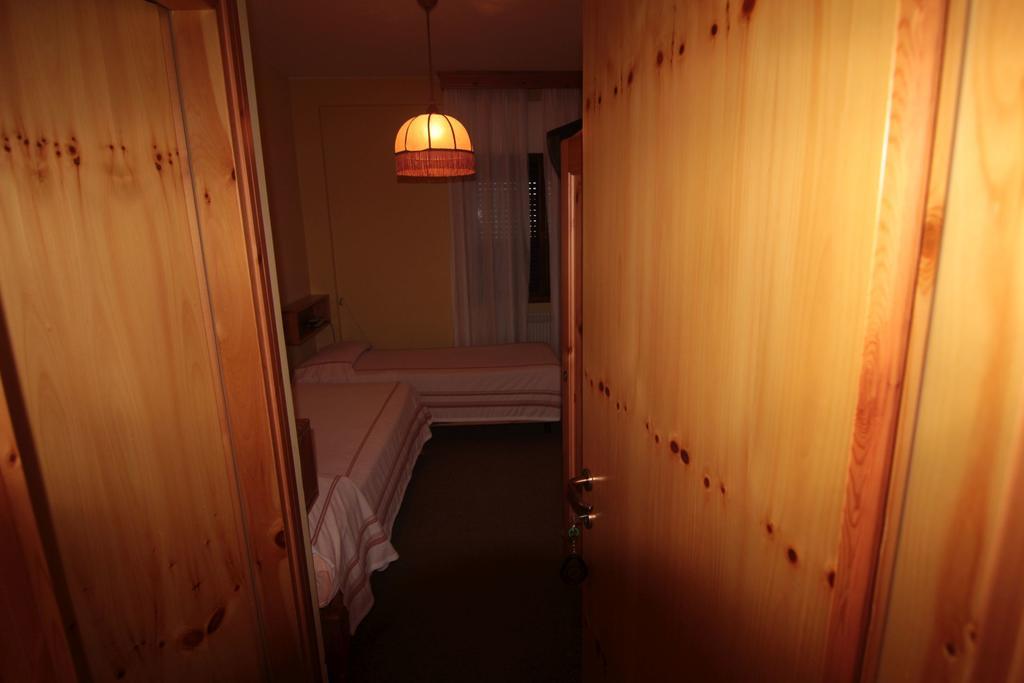 Albergo Trieste Tambre d'Alpago Ruang foto