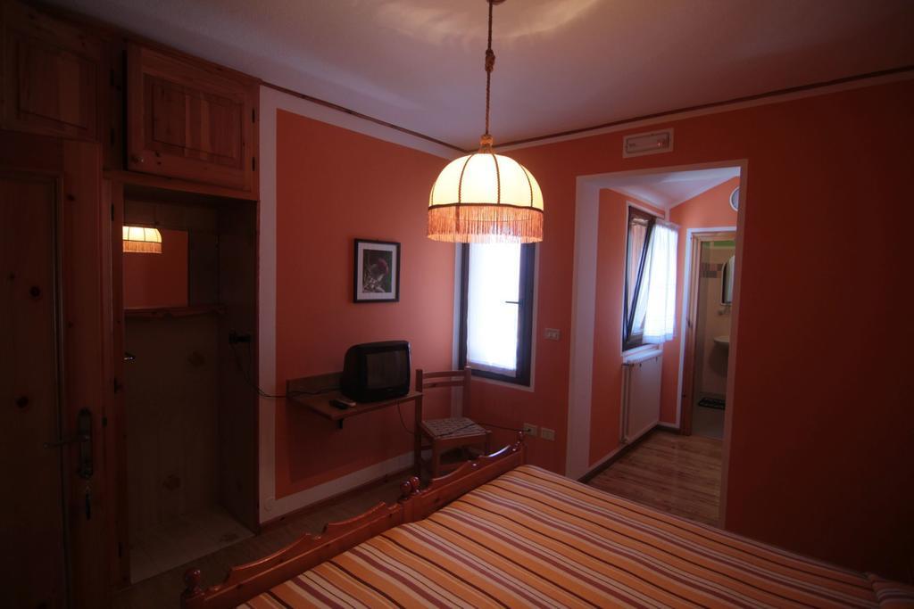 Albergo Trieste Tambre d'Alpago Ruang foto