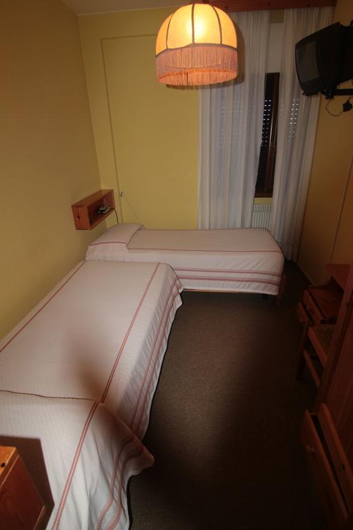 Albergo Trieste Tambre d'Alpago Ruang foto