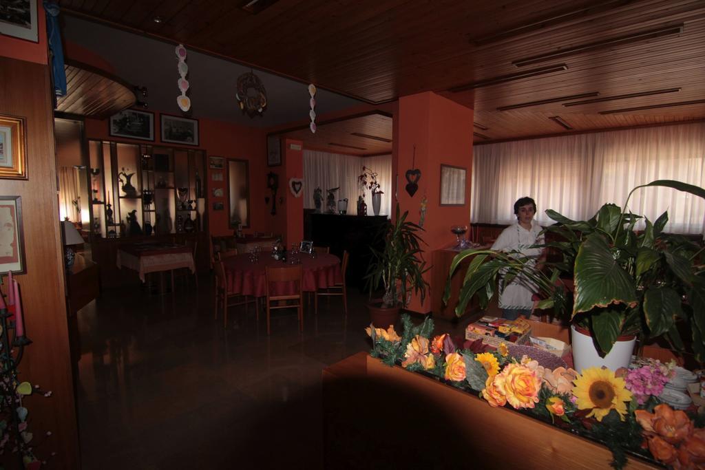 Albergo Trieste Tambre d'Alpago Bagian luar foto