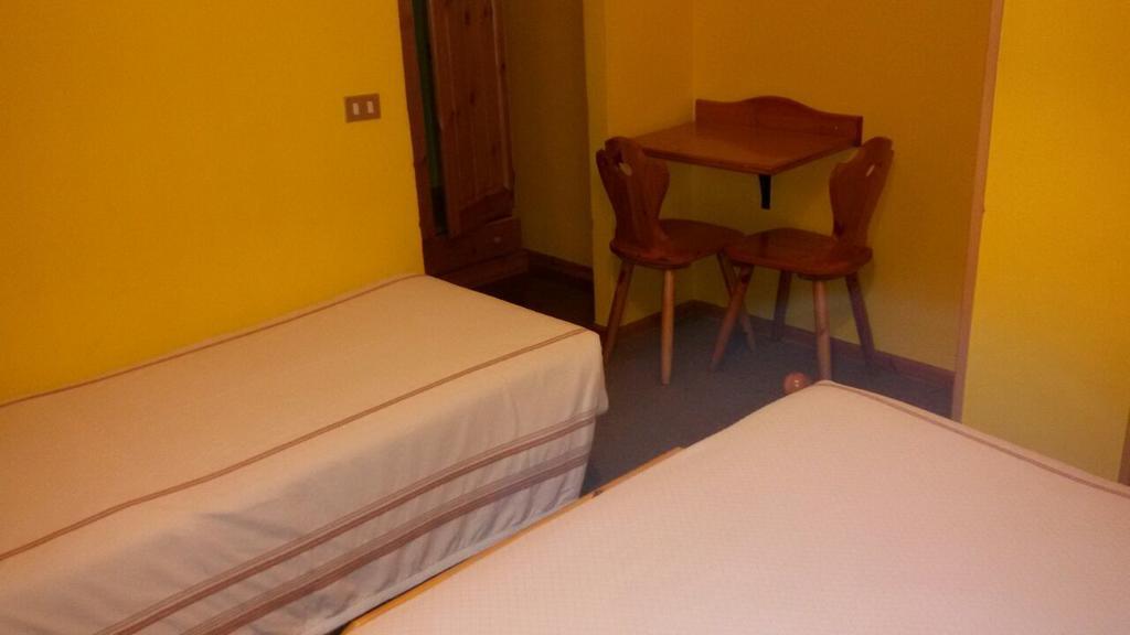 Albergo Trieste Tambre d'Alpago Ruang foto
