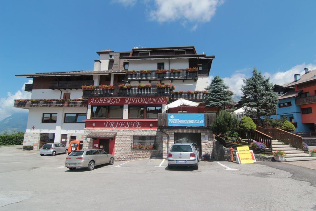 Albergo Trieste Tambre d'Alpago Bagian luar foto