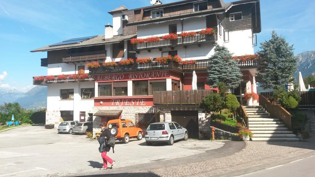 Albergo Trieste Tambre d'Alpago Ruang foto
